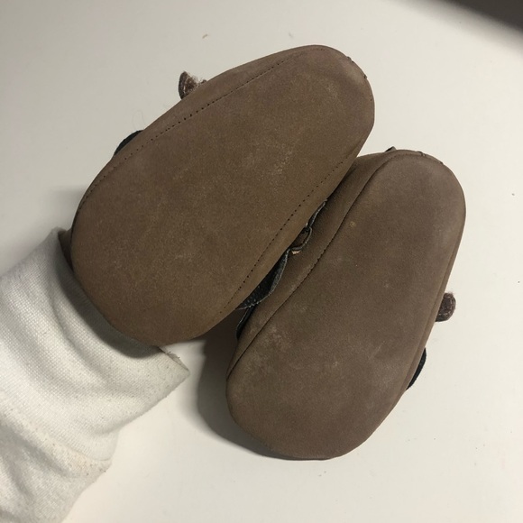 2 pairs of baby shoes w/ free gift ❤️ - Picture 7 of 11